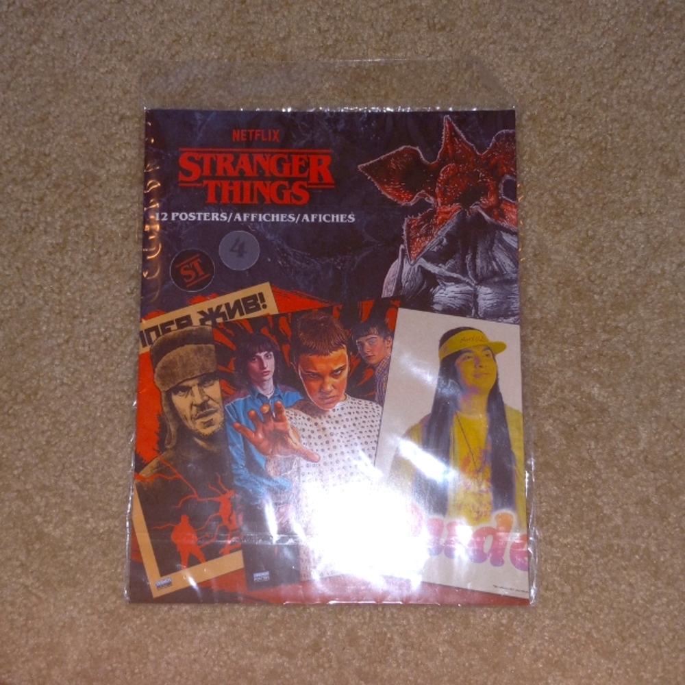 Stranger things poster book - Picture 2 of 2